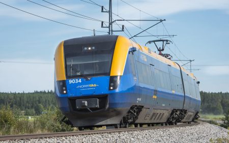 Bombardier Regina X52 i gult och blått