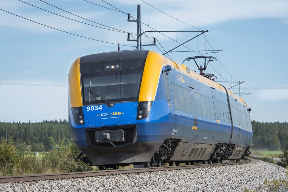 Bombardier Regina X52 i gult och blått